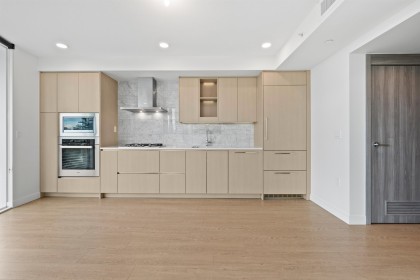 Photo 3 at 684 - 87 Nelson Street, Yaletown, Vancouver West