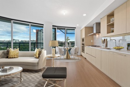 Photo 1 at 684 - 87 Nelson Street, Yaletown, Vancouver West