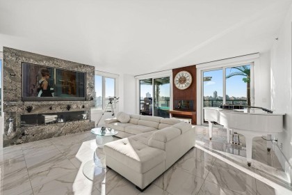 Photo 2 at 19A - 199 Drake Street, Yaletown, Vancouver West