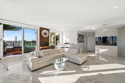 Photo 3 at 19A - 199 Drake Street, Yaletown, Vancouver West