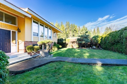 Photo 2 at 2075 Rufus Drive, Westlynn, North Vancouver