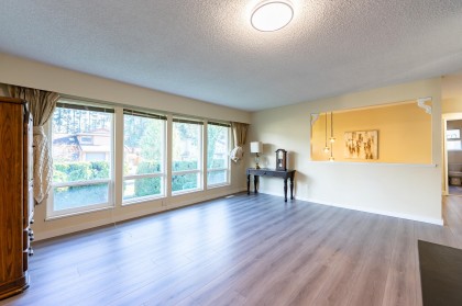 Photo 7 at 2075 Rufus Drive, Westlynn, North Vancouver