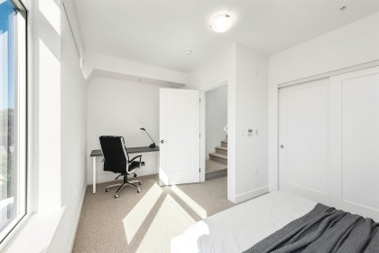 Photo 19 at 561 W 29th Avenue, Cambie, Vancouver West