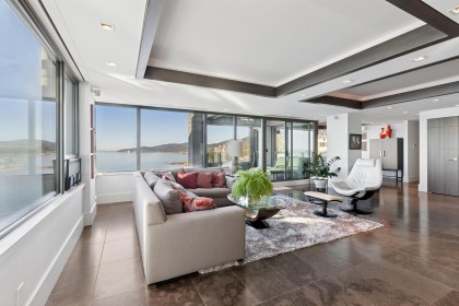 Photo 12 at 9 - 2250 Bellevue Avenue, Dundarave, West Vancouver