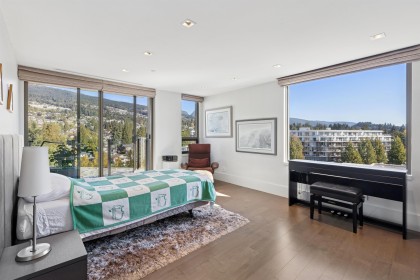 Photo 31 at 9 - 2250 Bellevue Avenue, Dundarave, West Vancouver