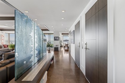 Photo 4 at 9 - 2250 Bellevue Avenue, Dundarave, West Vancouver