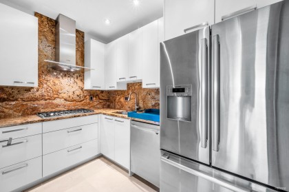 Photo 13 at 518 Ballantree Place, Glenmore, West Vancouver