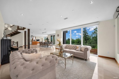 Photo 7 at 518 Ballantree Place, Glenmore, West Vancouver