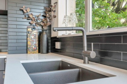 Photo 11 at 101 - 2135 Argyle Avenue, Dundarave, West Vancouver