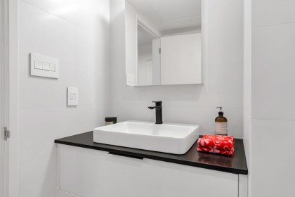 Photo 31 at 101 - 2135 Argyle Avenue, Dundarave, West Vancouver