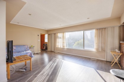 Photo 2 at 535 W 62nd Avenue, Marpole, Vancouver West