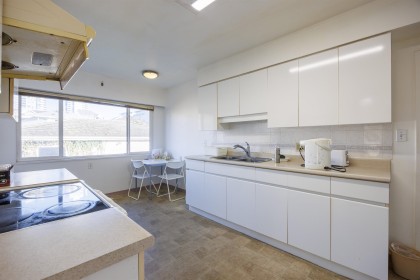 Photo 6 at 535 W 62nd Avenue, Marpole, Vancouver West