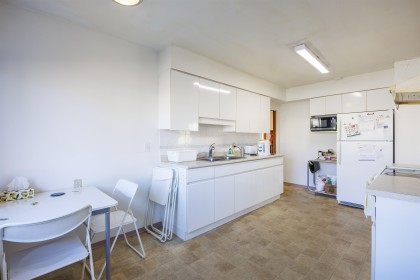 Photo 10 at 535 W 62nd Avenue, Marpole, Vancouver West