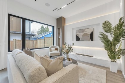 Photo 3 at 2 - 4023 W 18th Avenue, Dunbar, Vancouver West