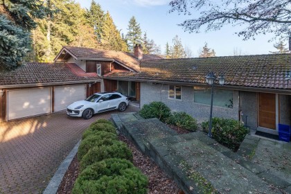 Photo 1 at 1448 Sandhurst Place, Chartwell, West Vancouver