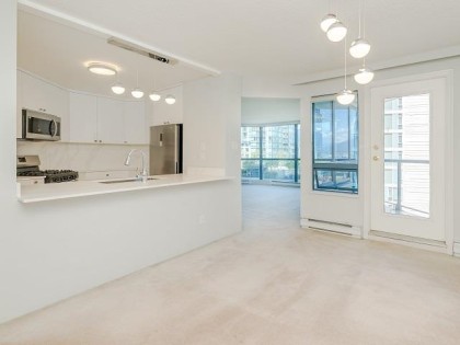 Photo 7 at 303 - 1415 W Georgia Street, Coal Harbour, Vancouver West