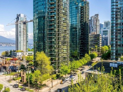 Photo 1 at 303 - 1415 W Georgia Street, Coal Harbour, Vancouver West