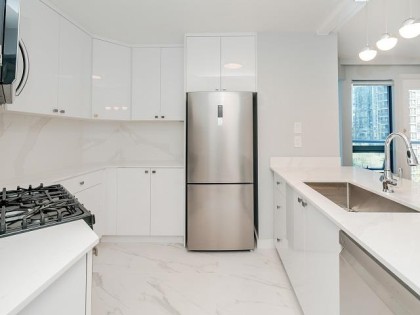 Photo 11 at 303 - 1415 W Georgia Street, Coal Harbour, Vancouver West