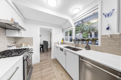 Photo 9 at 1555 Lawson Avenue, Ambleside, West Vancouver