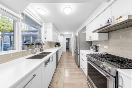 Photo 10 at 1555 Lawson Avenue, Ambleside, West Vancouver