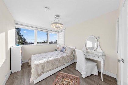 Photo 11 at 1555 Lawson Avenue, Ambleside, West Vancouver