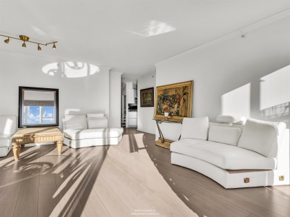 Photo 17 at 201 - 588 16th Street, Ambleside, West Vancouver