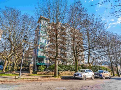 Photo 31 at 201 - 588 16th Street, Ambleside, West Vancouver