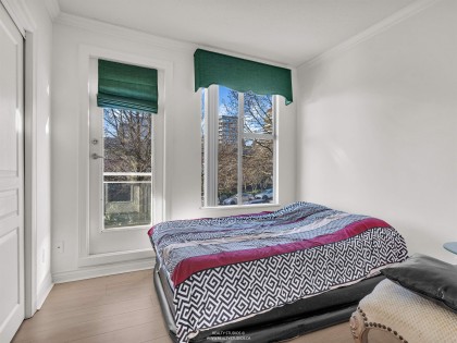 Photo 4 at 201 - 588 16th Street, Ambleside, West Vancouver