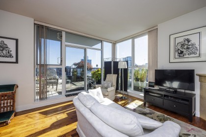 Photo 7 at 1702 - 121 W 16th Street, Central Lonsdale, North Vancouver