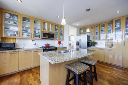 Photo 14 at 1702 - 121 W 16th Street, Central Lonsdale, North Vancouver