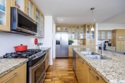 Photo 18 at 1702 - 121 W 16th Street, Central Lonsdale, North Vancouver