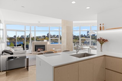 Photo 1 at 701 - 628 Kinghorne Mews, Yaletown, Vancouver West