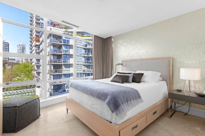 Photo 10 at 701 - 628 Kinghorne Mews, Yaletown, Vancouver West