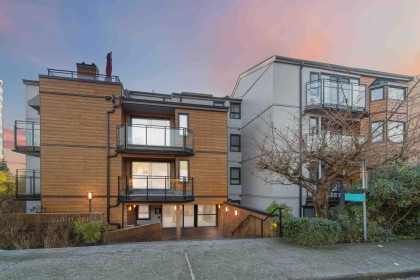 Photo 1 at 206 - 1340 Duchess Avenue, Ambleside, West Vancouver