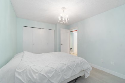 Photo 15 at 206 - 1340 Duchess Avenue, Ambleside, West Vancouver