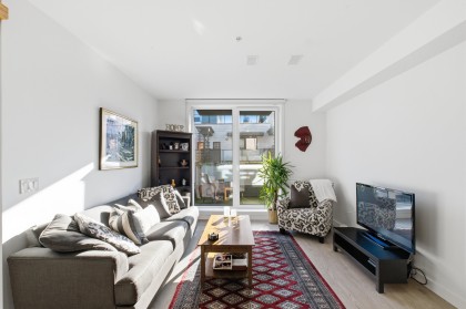 Photo 3 at 33 - 720 E 3rd Street, Queensbury, North Vancouver