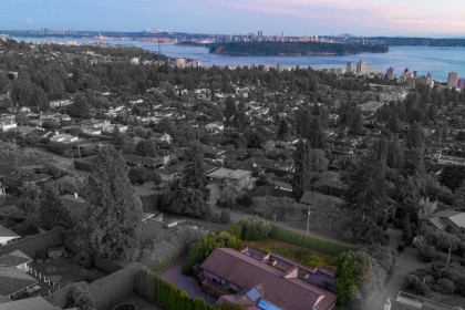 Photo 10 at 2233 Palmerston Avenue, Queens, West Vancouver