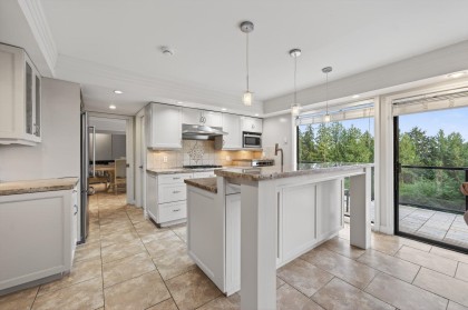 Photo 12 at 1375 Burnside Road, Chartwell, West Vancouver