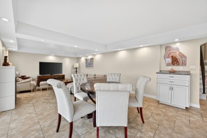 Photo 9 at 1375 Burnside Road, Chartwell, West Vancouver