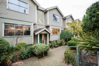 Photo 1 at 5 - 229 E 8th Street, Central Lonsdale, North Vancouver