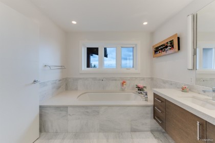 Photo 16 at 1020 Eyremount Drive, British Properties, West Vancouver