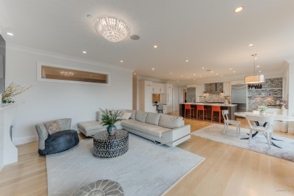 Photo 3 at 1020 Eyremount Drive, British Properties, West Vancouver