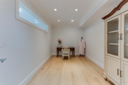 Photo 24 at 1020 Eyremount Drive, British Properties, West Vancouver