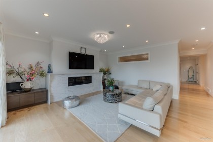 Photo 4 at 1020 Eyremount Drive, British Properties, West Vancouver