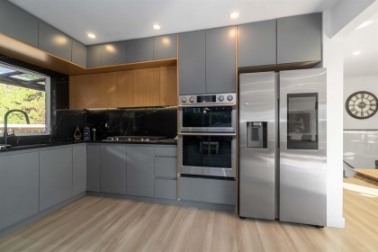 Photo 5 at 3837 Sunnycrest Drive, Forest Hills NV, North Vancouver