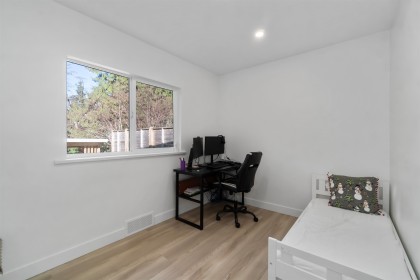 Photo 11 at 3837 Sunnycrest Drive, Forest Hills NV, North Vancouver