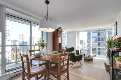 Photo 2 at 1807 - 1077 Marinaside Crescent, Yaletown, Vancouver West