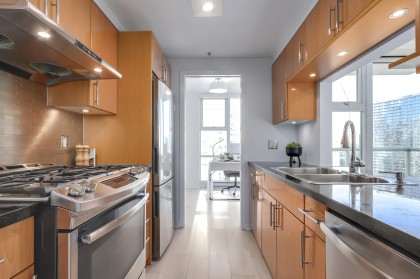 Photo 14 at 1807 - 1077 Marinaside Crescent, Yaletown, Vancouver West