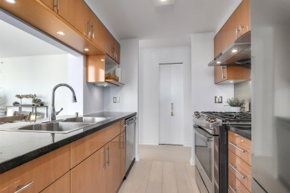 Photo 15 at 1807 - 1077 Marinaside Crescent, Yaletown, Vancouver West