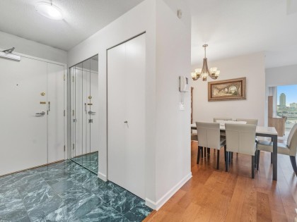 Photo 3 at 18C - 139 Drake Street, Yaletown, Vancouver West